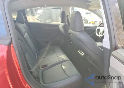 2026 Tesla Model Y z USA, uszkodzony, nr VIN 7SAYGDED0TA427718